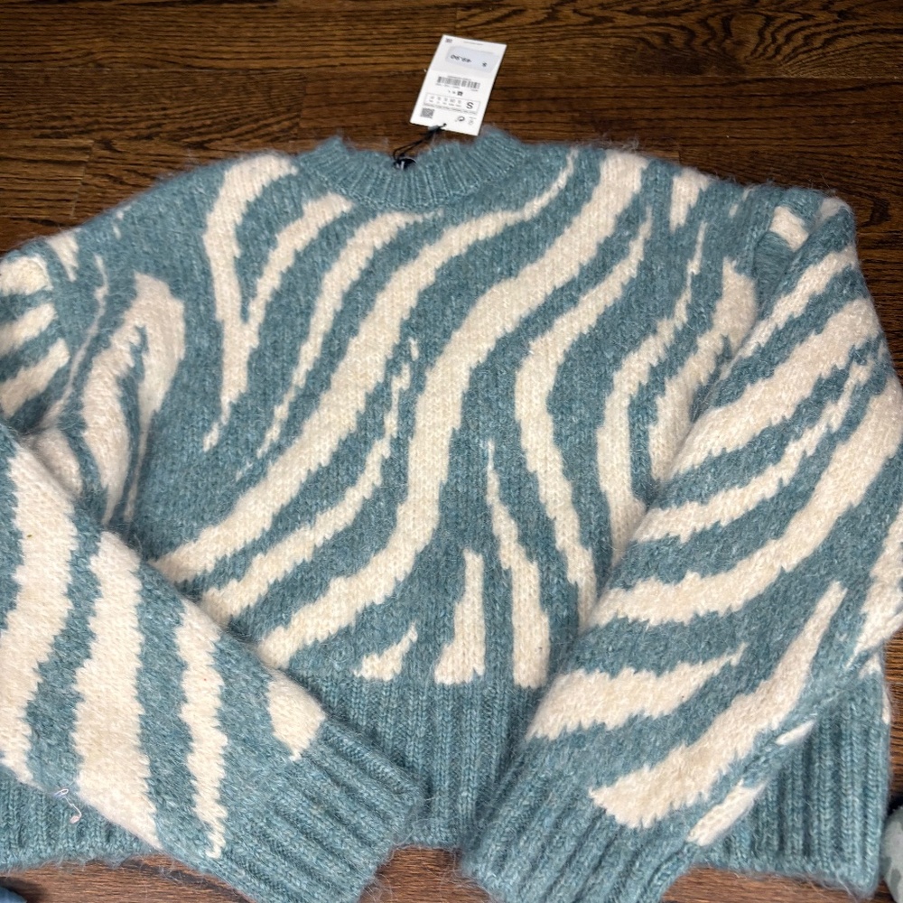 BNWT Zara sweater